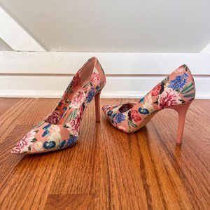 Gianni Bini Womens Pumps 9.5M Jilley Print Pointy Toe Fabric Shoes - size 6M